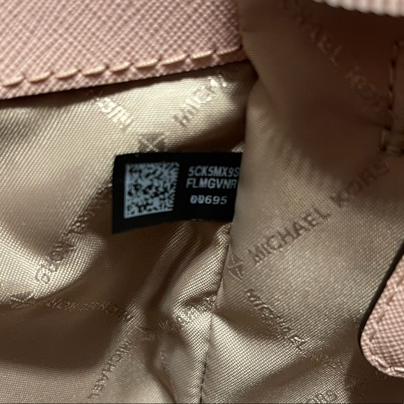 MICHAEL KORS PURSE - Picture 6 of 16